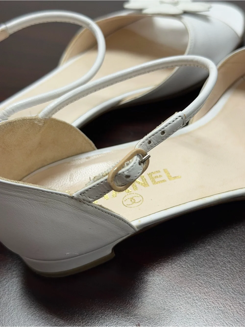 Vintage CHANEL White Leather Camellia Flower Sandals Size 37 Made in Italy